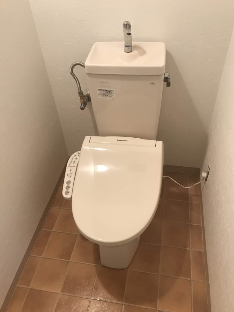 普通便座からウォシュレットに取替工事