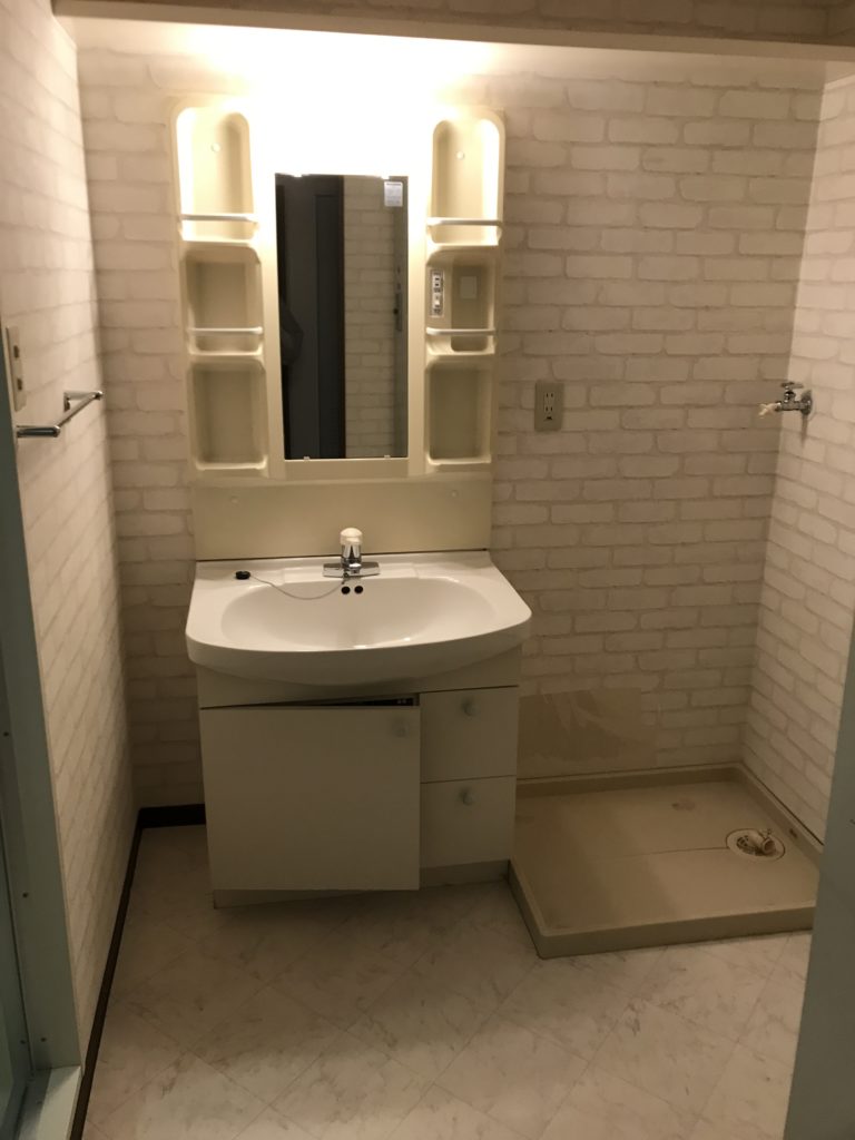 洗面化粧台取替